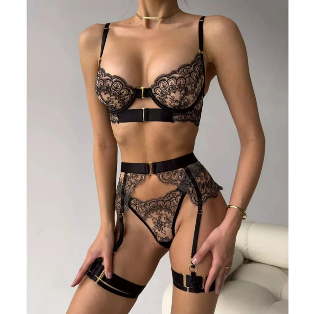 Hosey 4-Piece Floral Embroidery Set